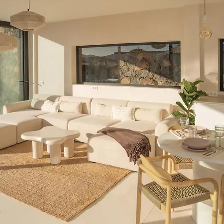 Villa Calmita By Aura Collection