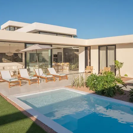 Villa Calmita By Aura Collection