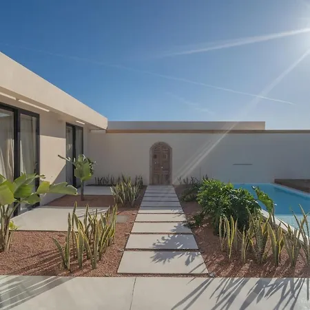 Villa Calmita By Aura Collection *